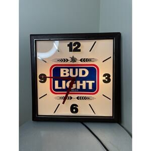Vintage Rare Bud Light Electric Clock. Tested Working! 1980’s Anheuser Busch